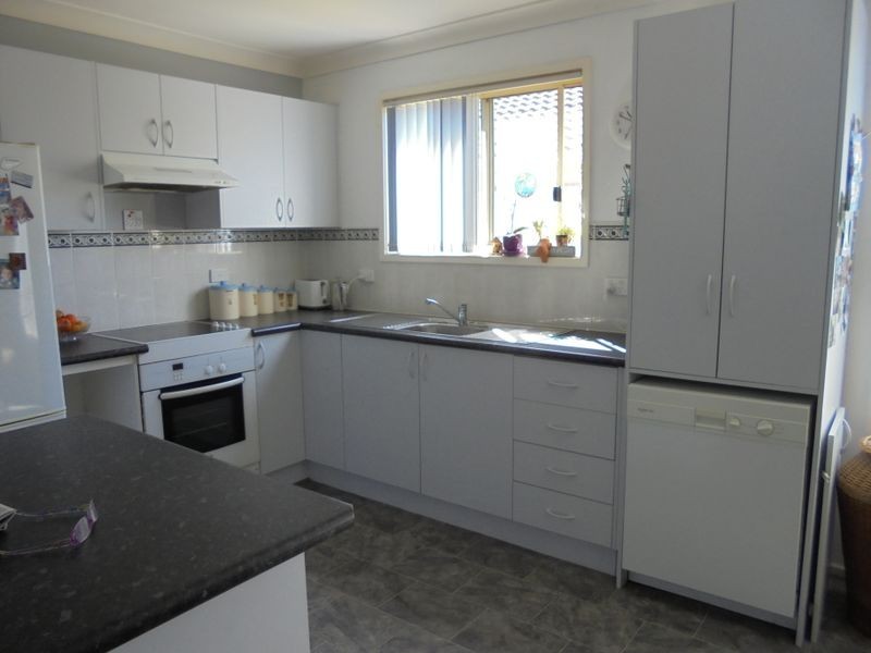 18 ROULSTONE CRES, Sanctuary Point NSW 2540