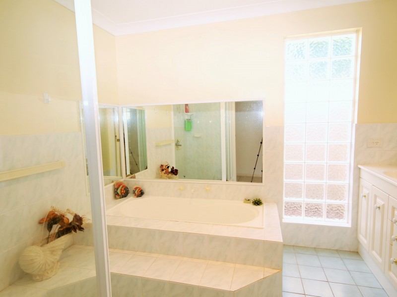 121 Warrego Drive, Sanctuary Point NSW 2540