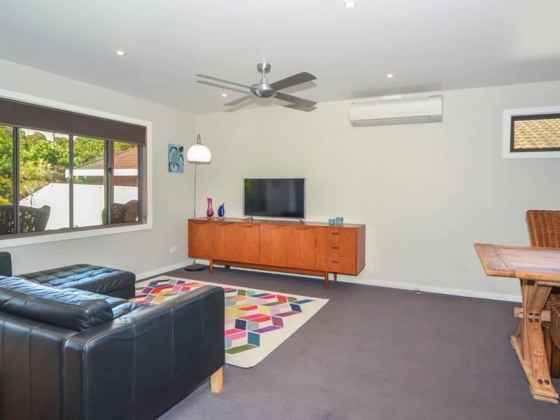 8 WALMER AVE, Sanctuary Point NSW 2540