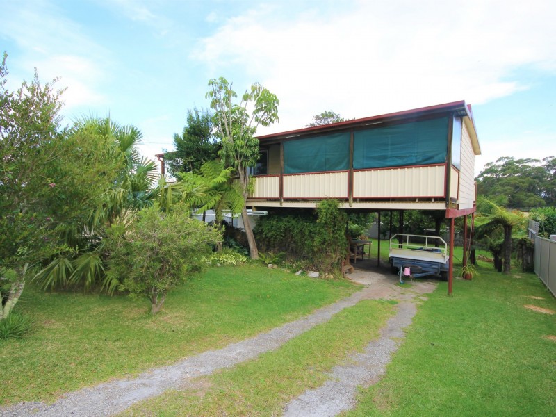 18 Audrey Avenue, Basin View NSW 2540