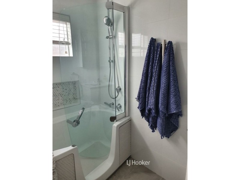 18 Tibbles Avenue, Old Erowal Bay NSW 2540