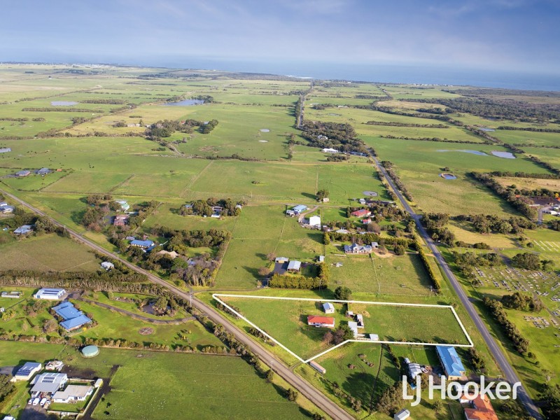 18 Tibbles Avenue, Old Erowal Bay NSW 2540