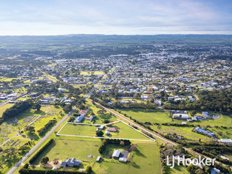 18 Tibbles Avenue, Old Erowal Bay NSW 2540