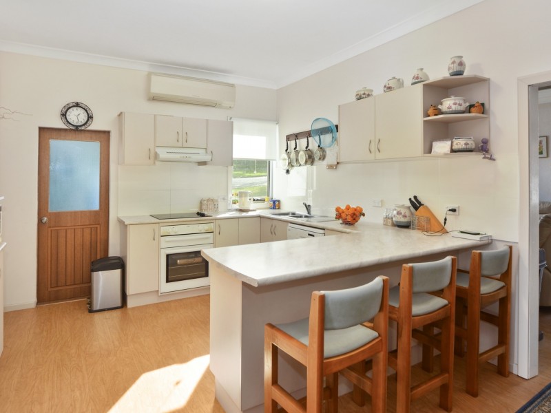 64 & 64A Birriley Street, Bomaderry NSW 2541