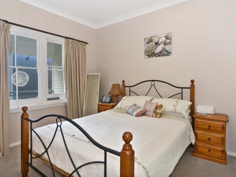 64 & 64A Birriley Street, Bomaderry NSW 2541