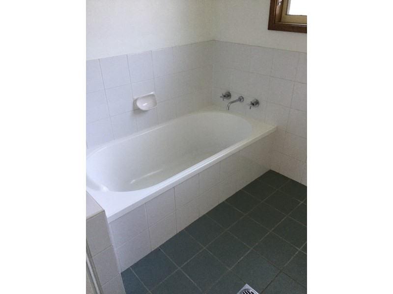 24 MCGOWEN ST, Old Erowal Bay NSW 2540