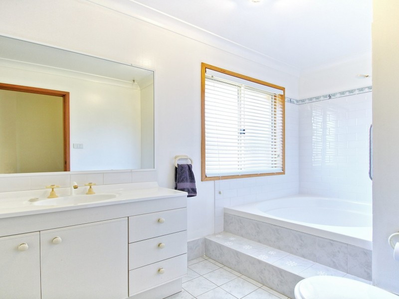 22 Claylands Drive, St Georges Basin NSW 2540