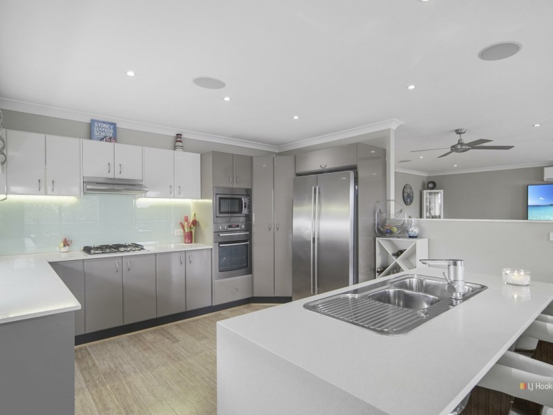 242 Walmer Avenue, Sanctuary Point NSW 2540