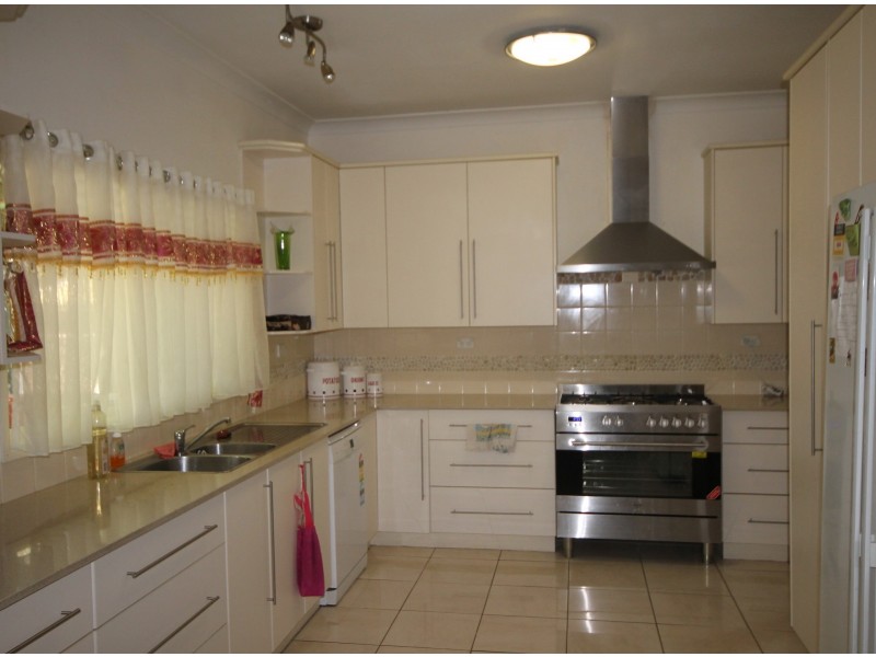 90 Hillcrest Ave, South Nowra NSW 2541