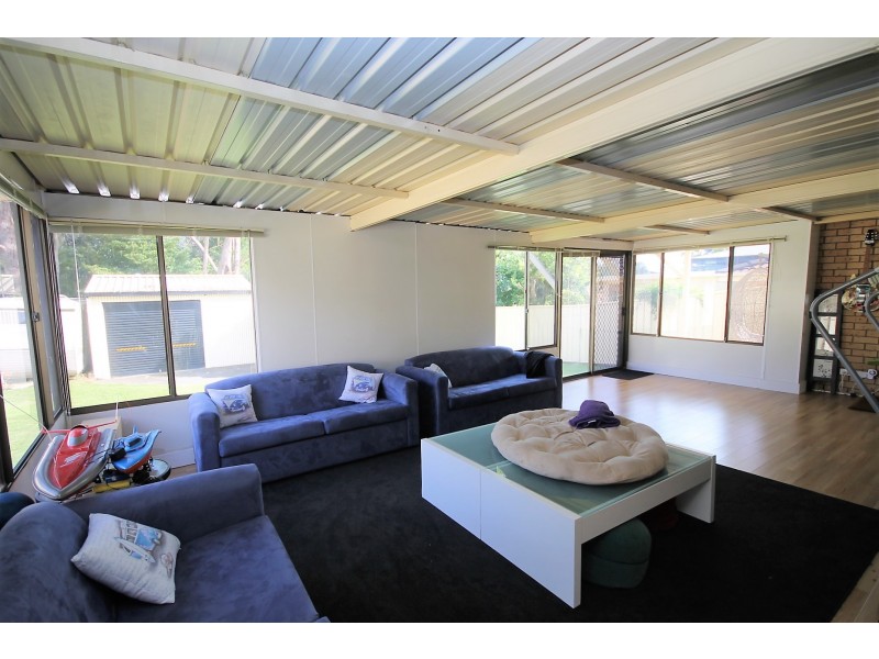 3 Graham Avenue, St Georges Basin NSW 2540