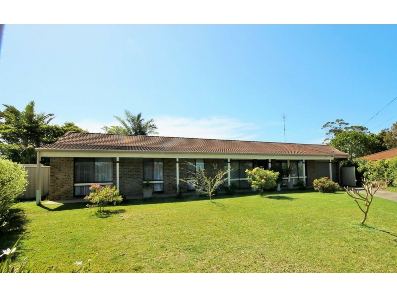 1 Truscott Avenue, Sanctuary Point NSW 2540
