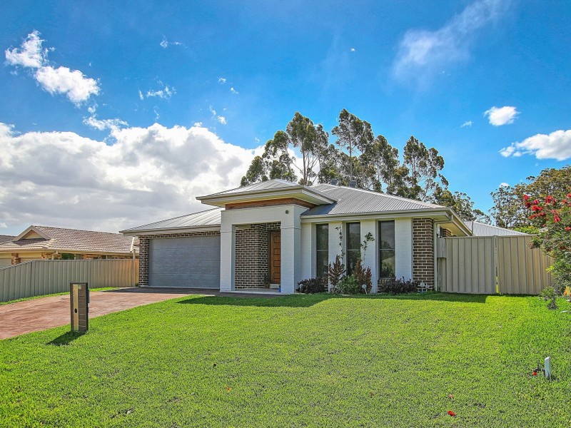 31 Hewitt Avenue, St Georges Basin NSW 2540
