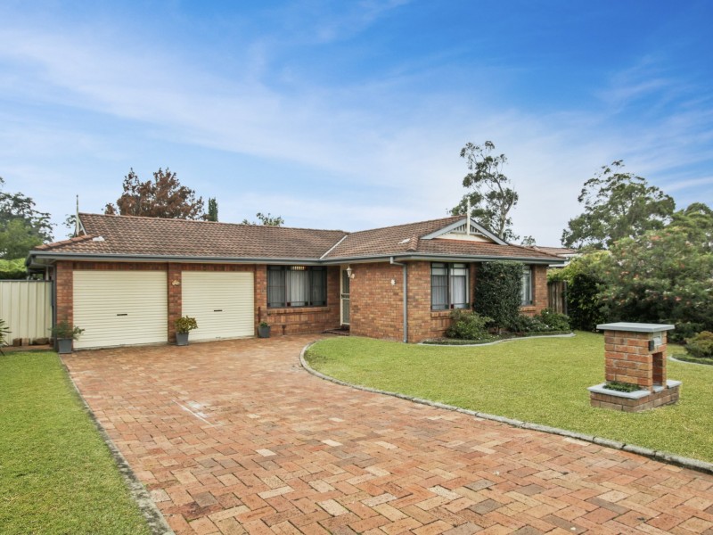 2 Moroney Avenue, St Georges Basin NSW 2540