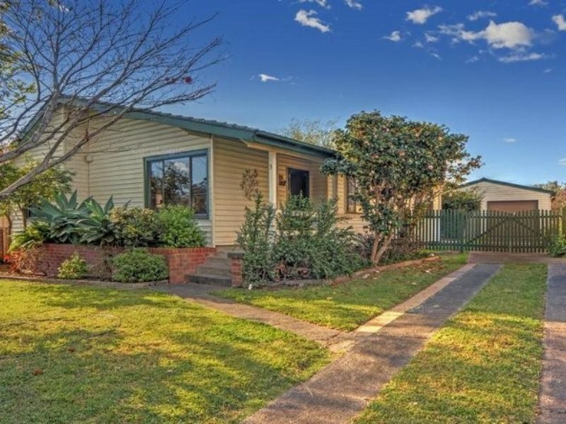 3 Quiberon Street, Nowra NSW 2541