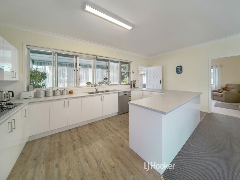 111 Waratah Crescent, Sanctuary Point NSW 2540