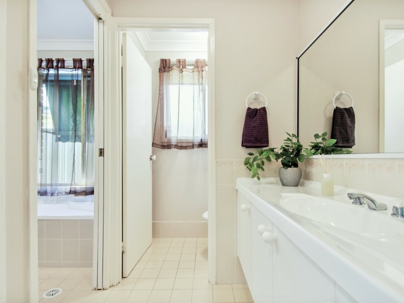 16 Kurraba Place, St Georges Basin NSW 2540