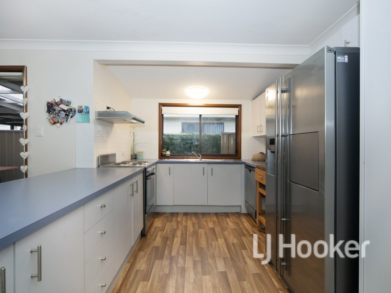 8 Deane Street, St Georges Basin NSW 2540