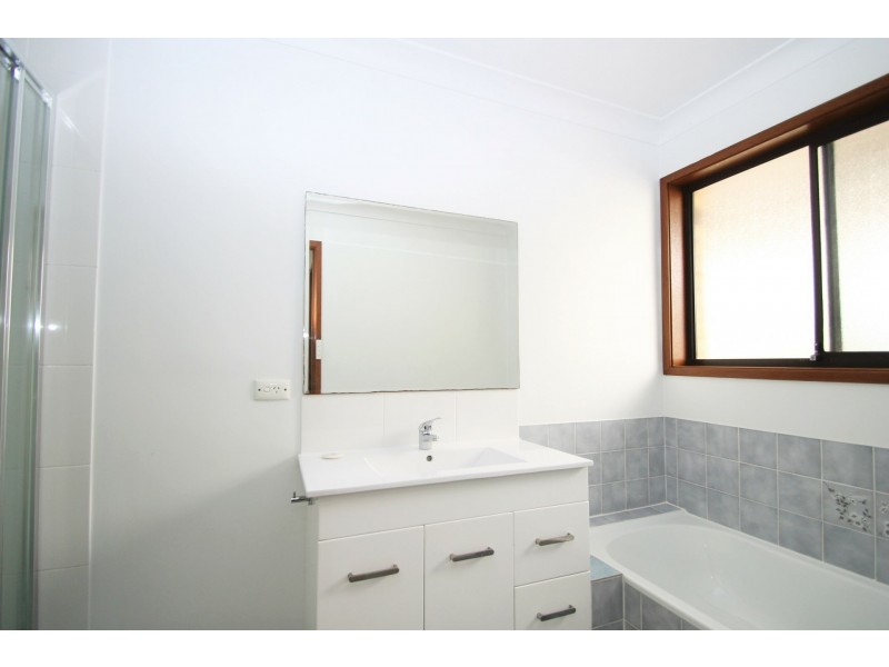 8 Deane Street, St Georges Basin NSW 2540