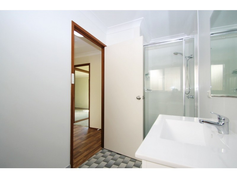 8 Deane Street, St Georges Basin NSW 2540