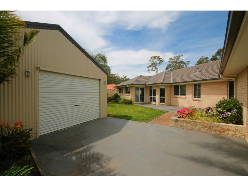 40 Hogbin Crescent, Sanctuary Point NSW 2540