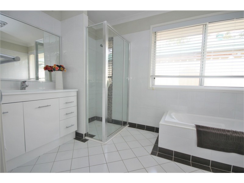 40 Hogbin Crescent, Sanctuary Point NSW 2540