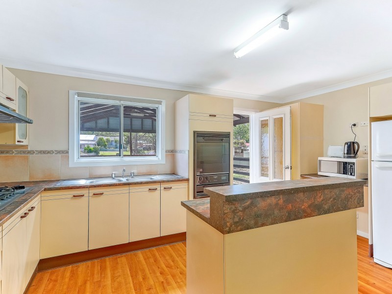 4 McGowen Street, Old Erowal Bay NSW 2540