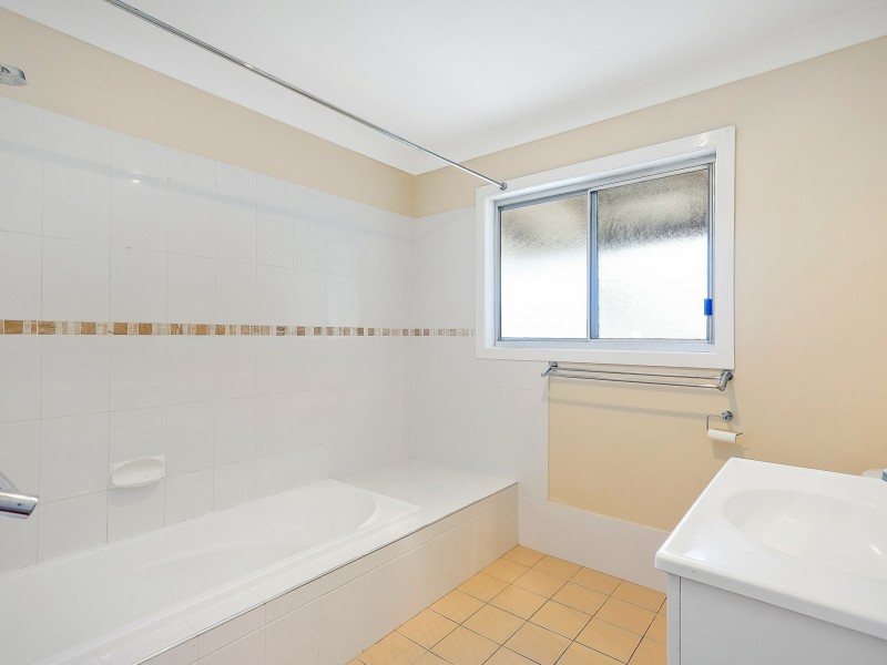 4 McGowen Street, Old Erowal Bay NSW 2540