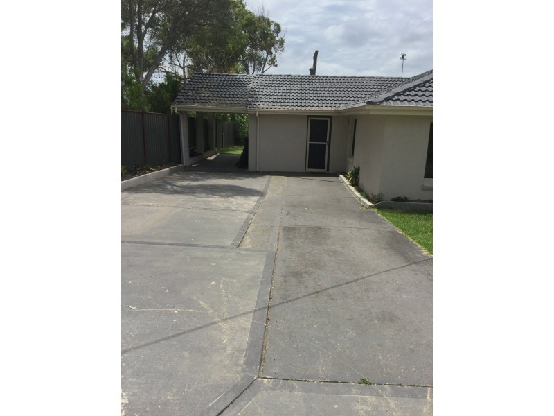 15 JUNE AVE, Basin View NSW 2540