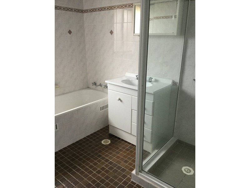 15 JUNE AVE, Basin View NSW 2540