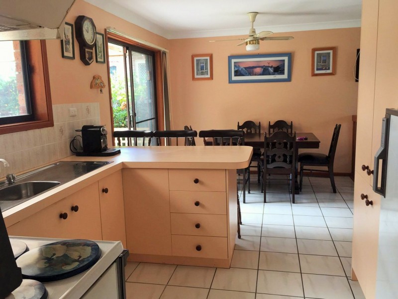 18 GIBSON CR, Sanctuary Point NSW 2540