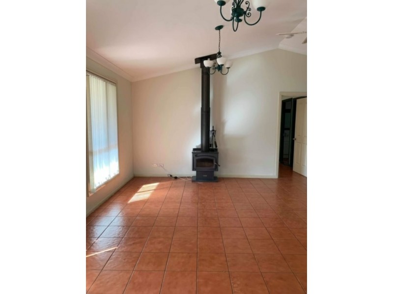14 Moroney Avenue, St Georges Basin NSW 2540