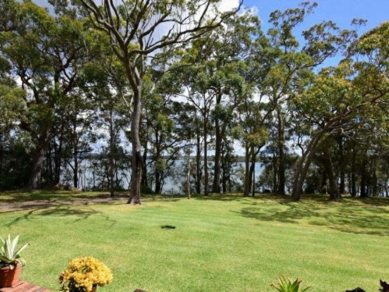 241 Walmer Avenue, Sanctuary Point NSW 2540