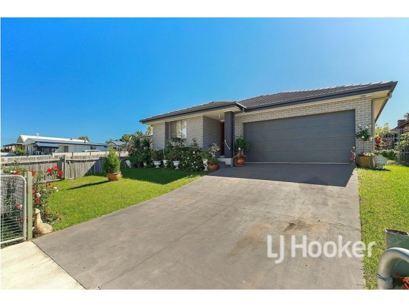 52 Tasman Road, St Georges Basin NSW 2540