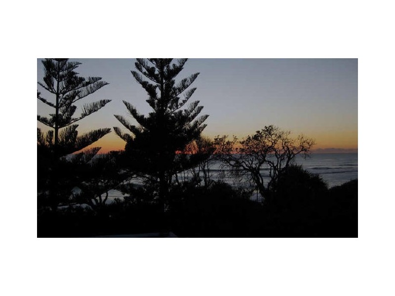 5 Wilson Ave, Dicky Beach QLD 4551