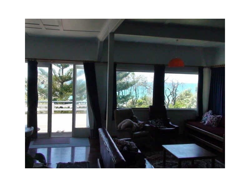 5 Wilson Ave, Dicky Beach QLD 4551