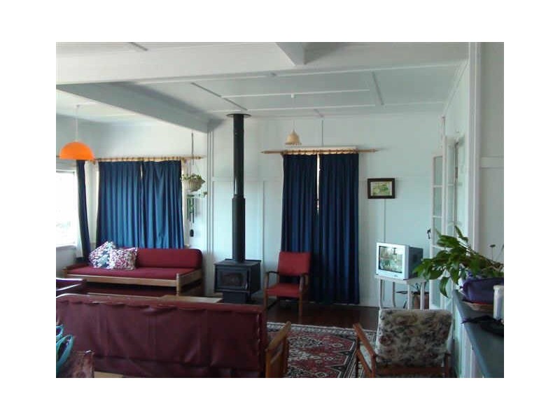 5 Wilson Ave, Dicky Beach QLD 4551