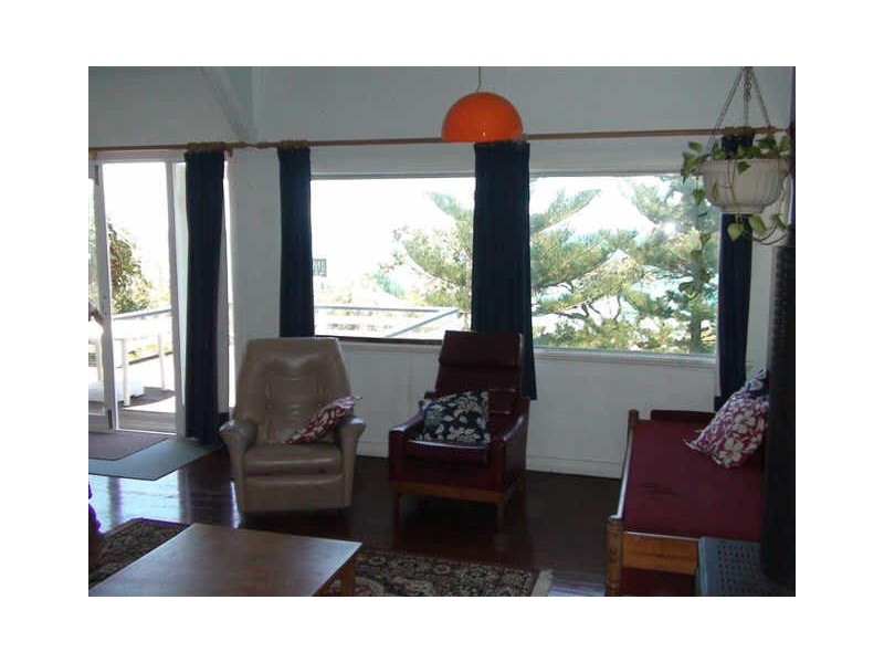 5 Wilson Ave, Dicky Beach QLD 4551