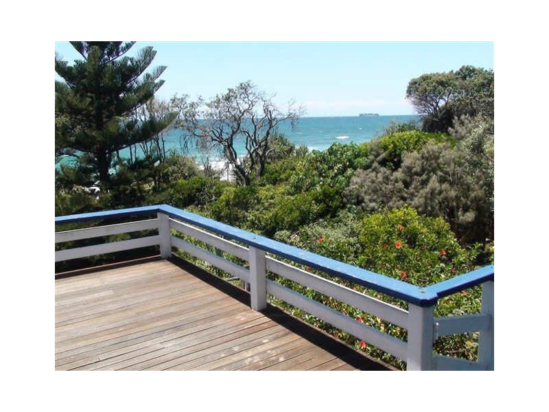 5 Wilson Ave, Dicky Beach QLD 4551