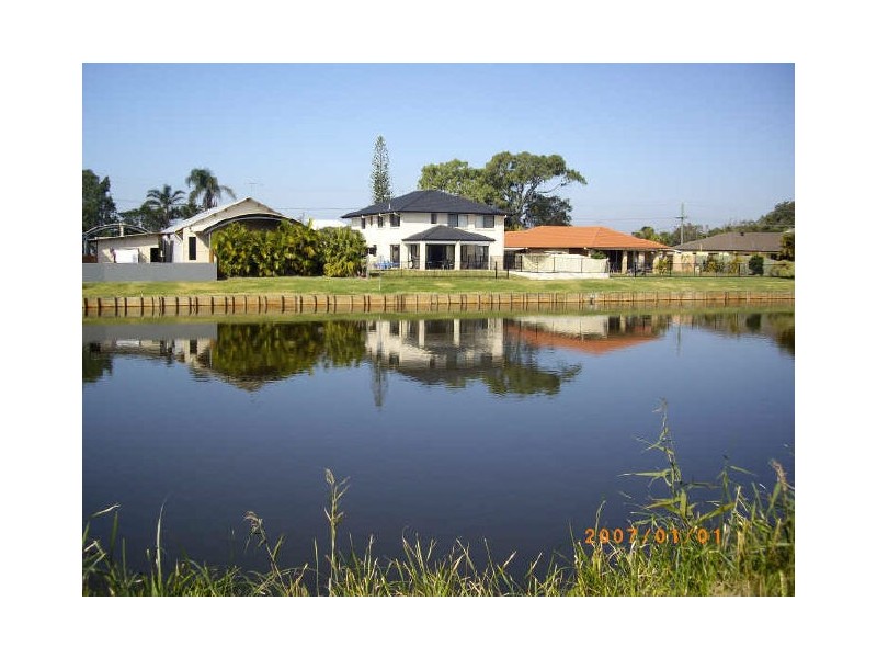 16 Apollo Cr, Beachmere QLD 4510