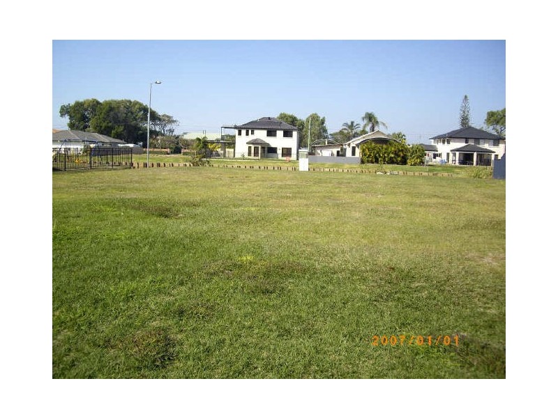 16 Apollo Cr, Beachmere QLD 4510