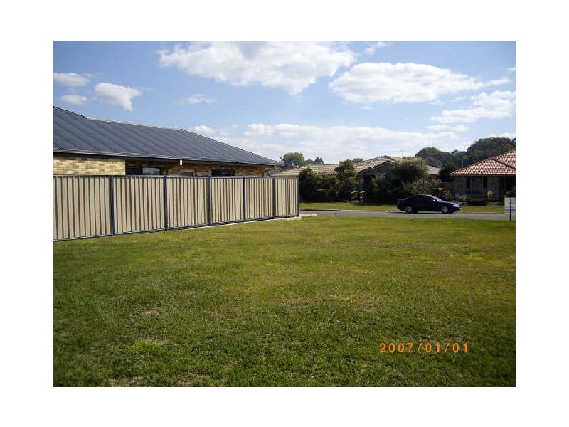 16 Apollo Cr, Beachmere QLD 4510