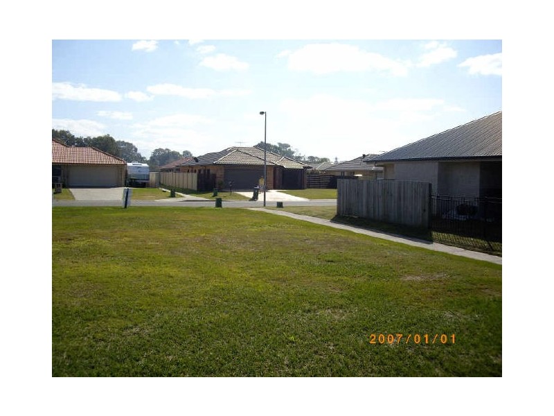 16 Apollo Cr, Beachmere QLD 4510