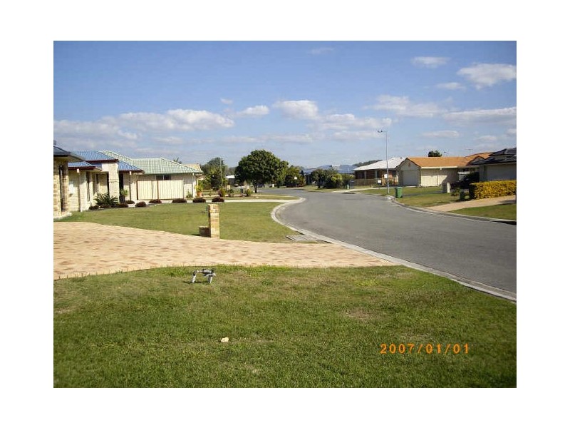 16 Apollo Cr, Beachmere QLD 4510