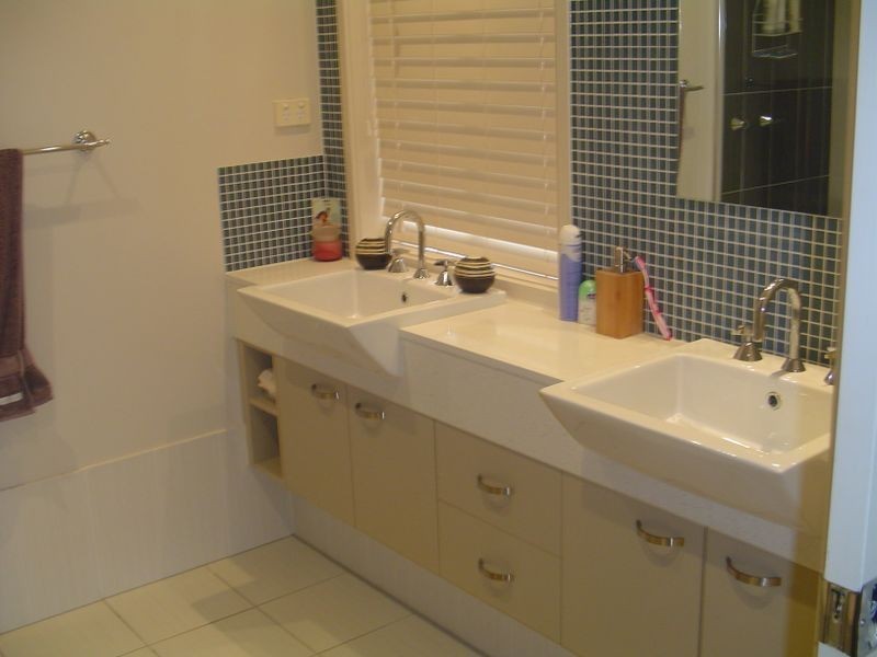 2 Whiteoak Pl, Caboolture QLD 4510