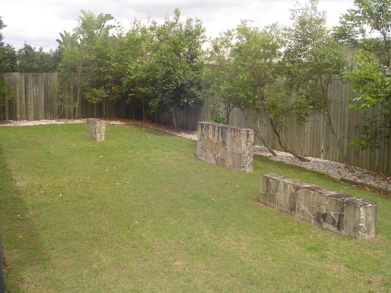 2 Whiteoak Pl, Caboolture QLD 4510