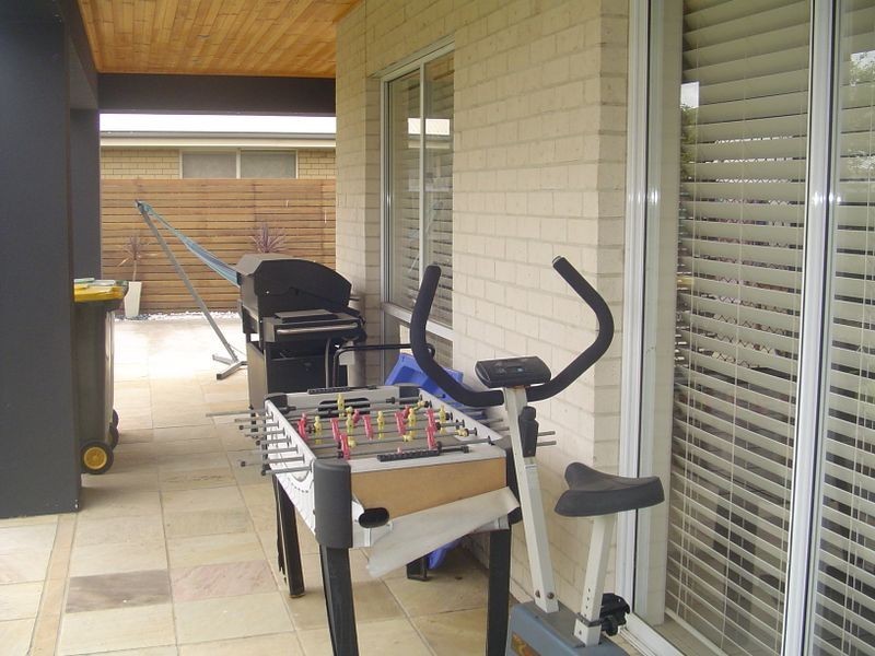 2 Whiteoak Pl, Caboolture QLD 4510