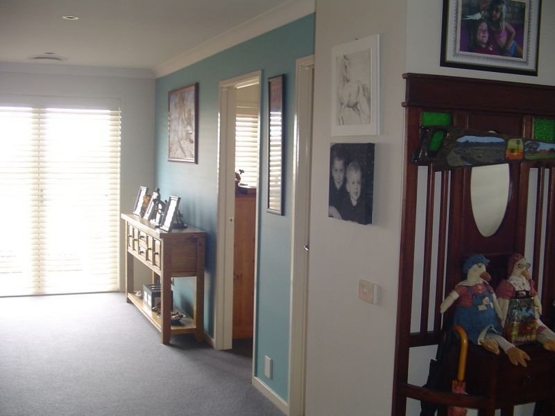 2 Whiteoak Pl, Caboolture QLD 4510