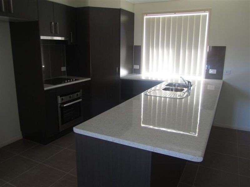 4 Kalungi Crt, Morayfield QLD 4506