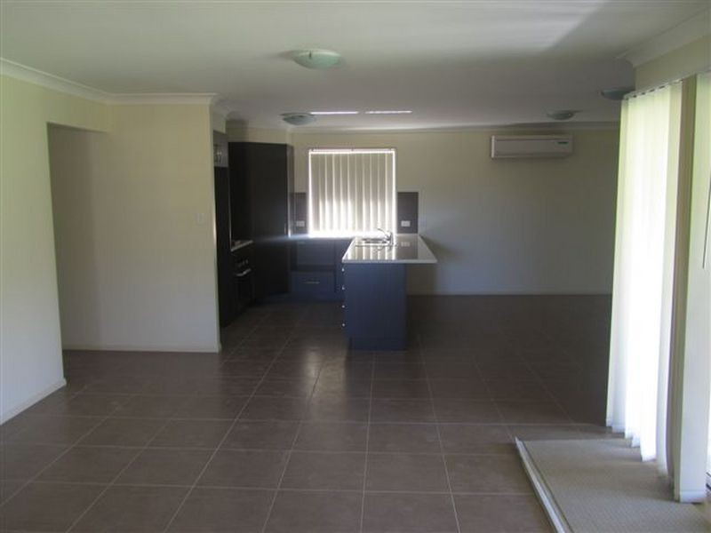 4 Kalungi Crt, Morayfield QLD 4506