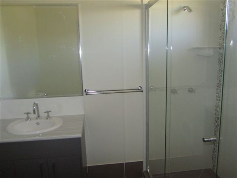 4 Kalungi Crt, Morayfield QLD 4506